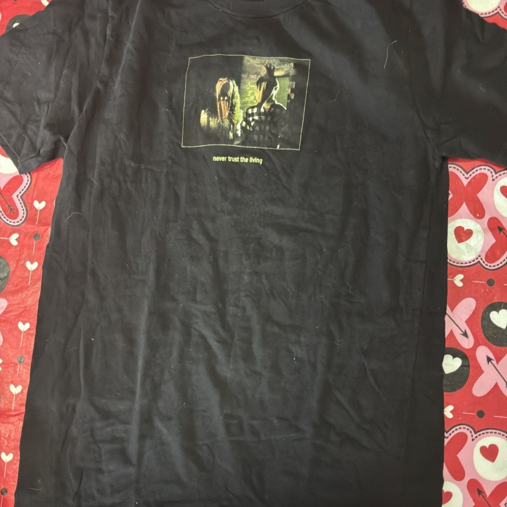 beetlejuice never trust‎ the living Graphic T Shirt Size Extra Small